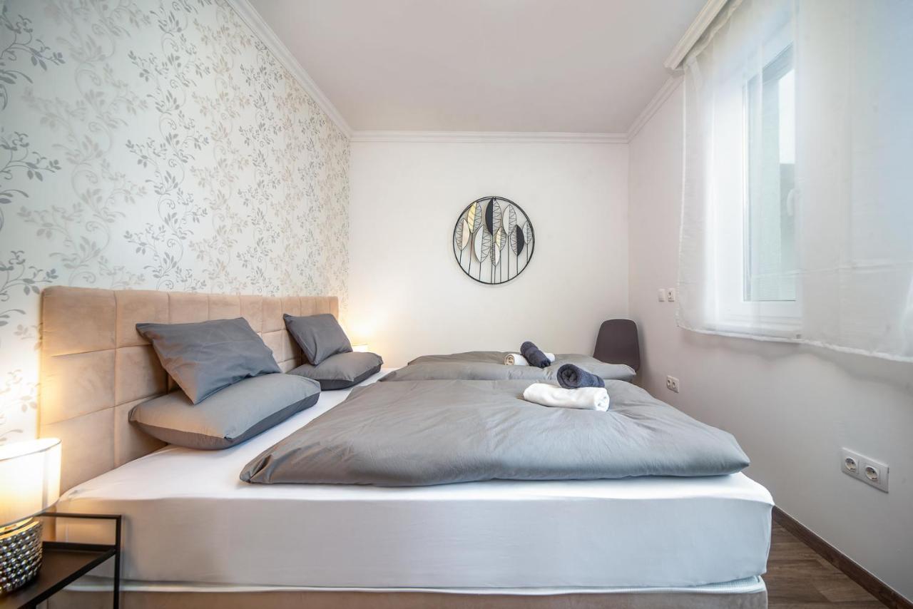 Grace Pine Apartment 3 Budapest Esterno foto