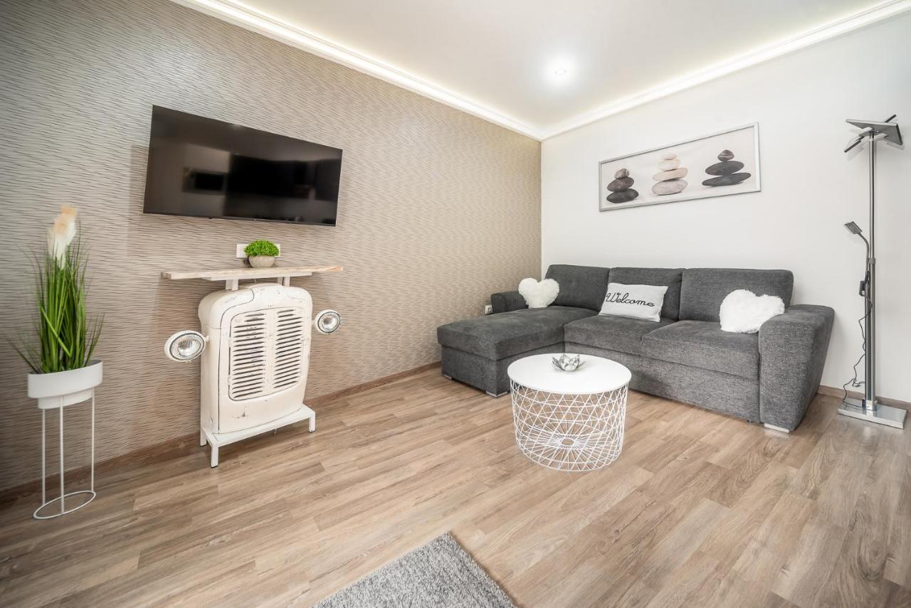 Grace Pine Apartment 3 Budapest Esterno foto