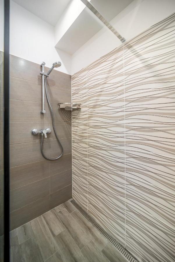 Grace Pine Apartment 3 Budapest Esterno foto
