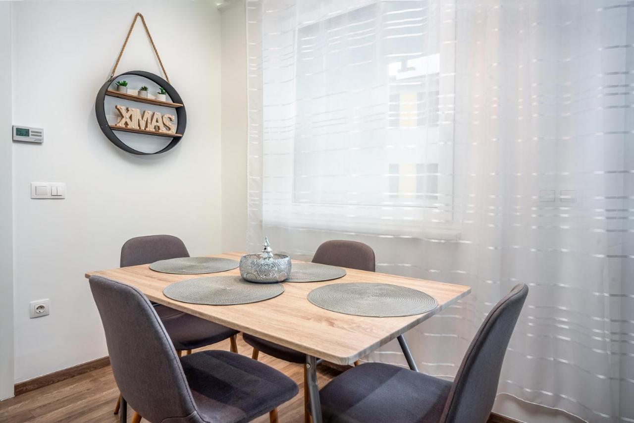 Grace Pine Apartment 3 Budapest Esterno foto